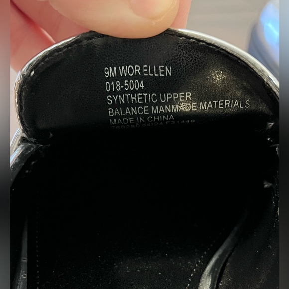 NWOT Worthington Silver Penny Loafers Womens size 9 - Picture 2 of 11